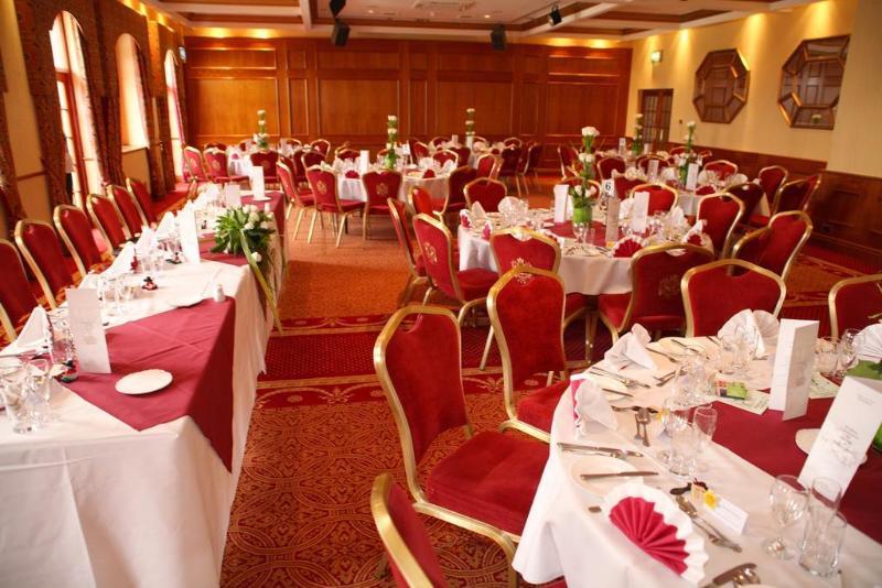 Carlton Park Hotel Ротерхам Экстерьер фото